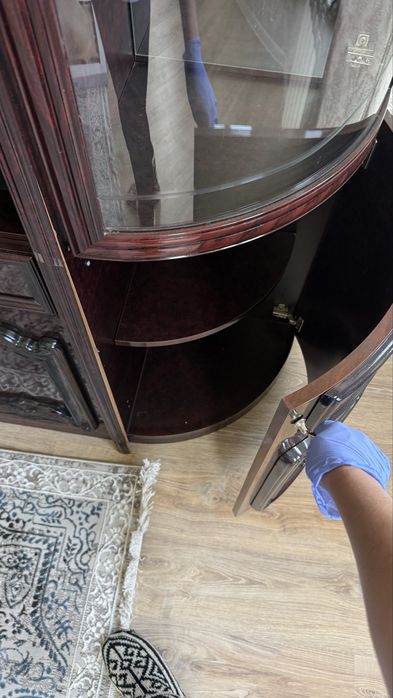 Продам горку в гостинную