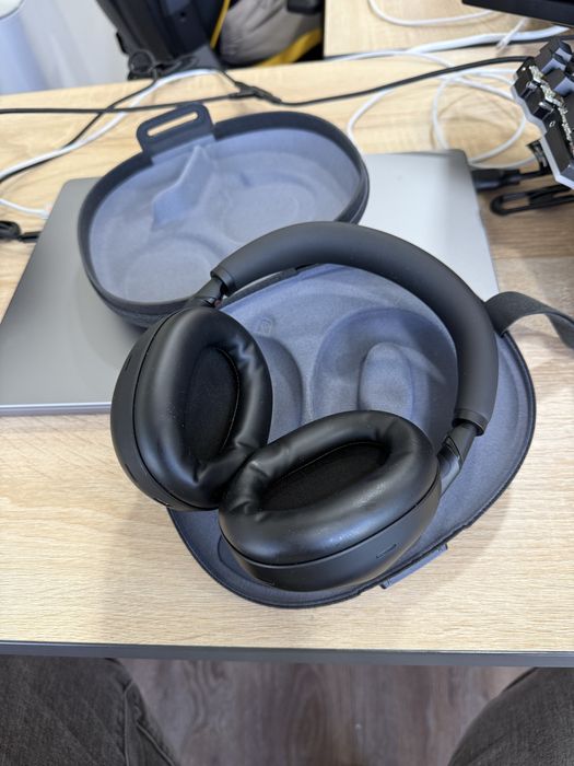 Sony WH-1000XM6 в идеальном состоянии