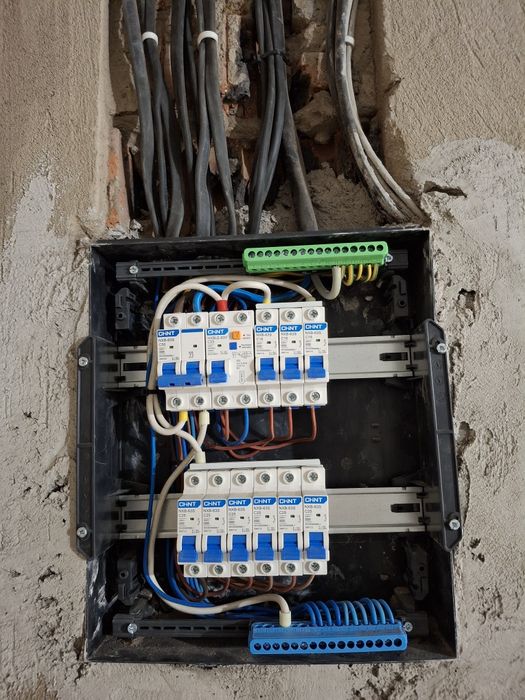 Электрик профессиональный