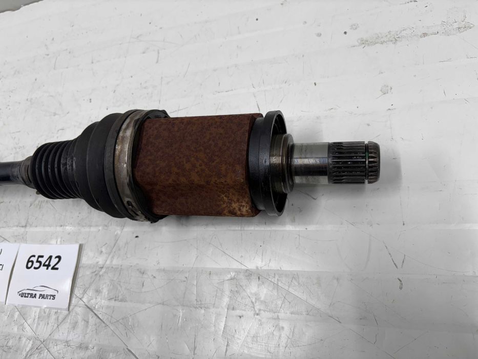 Предна лява полуоска БМВ Ф10 Ф11 Ф06 Ф12 Ф13