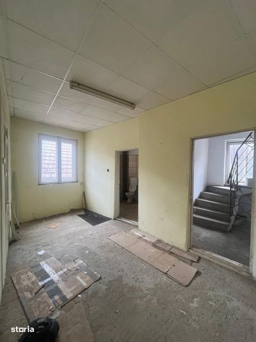 Spatiu comercial 464 mp, P+2+M, zona Fantasy Park