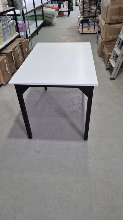 Стол. Обеденный стол, офисный стол.