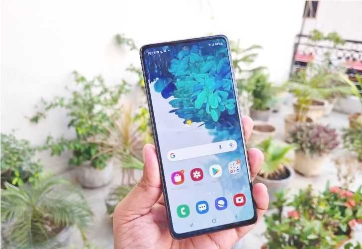 Samsung Galaxy S20 FE 128GB Navy Blue, 4 500 mAh батерия - перфектен