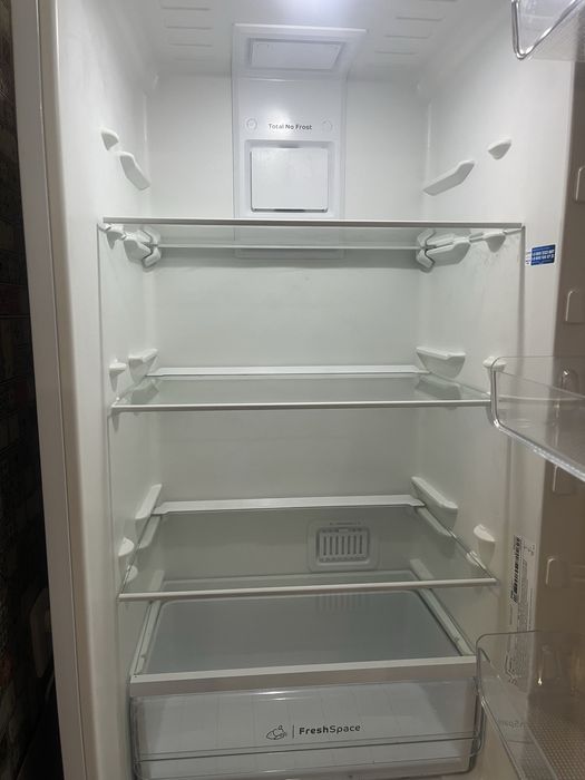 Продам холодильник Indesit