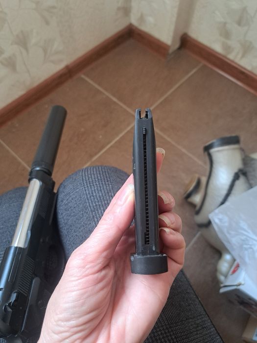 Игрушечный пистолет фирмы P.BERETTA