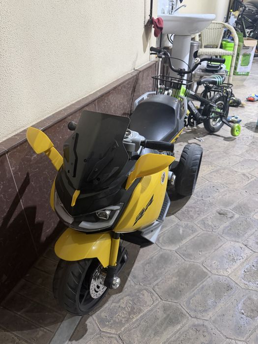Destskiy motosikl noviy