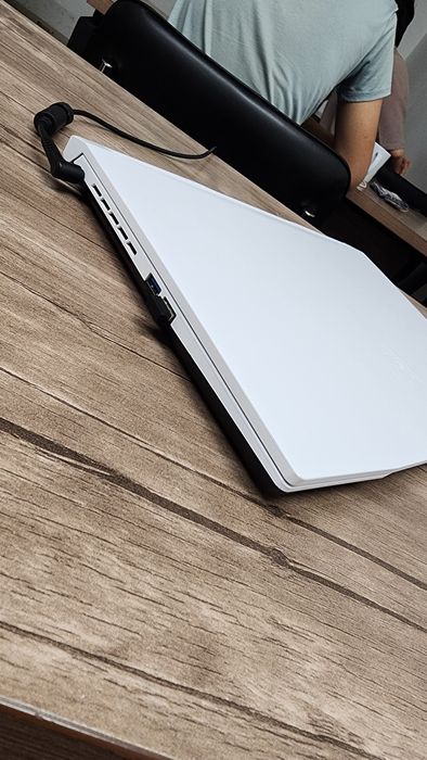 MSI sword 15 a11ud i7-11800H