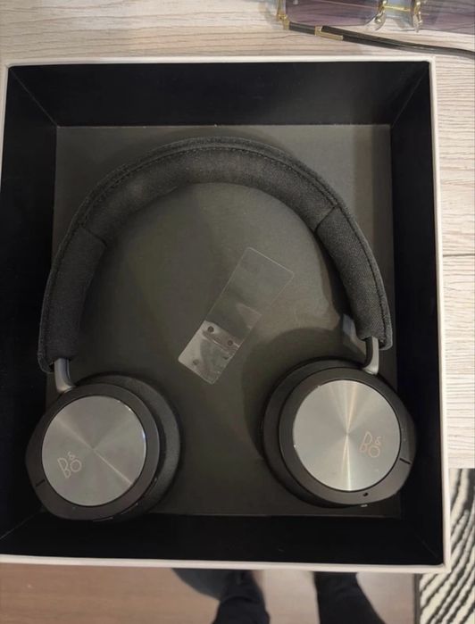 Casti Bang & Olufsen