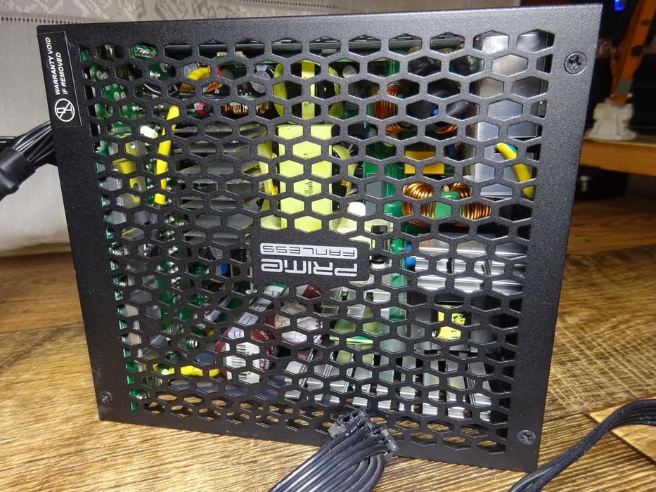 Sursa pc high-end Seasonic PRIME Titanium Fanless 600W SSR-600TL