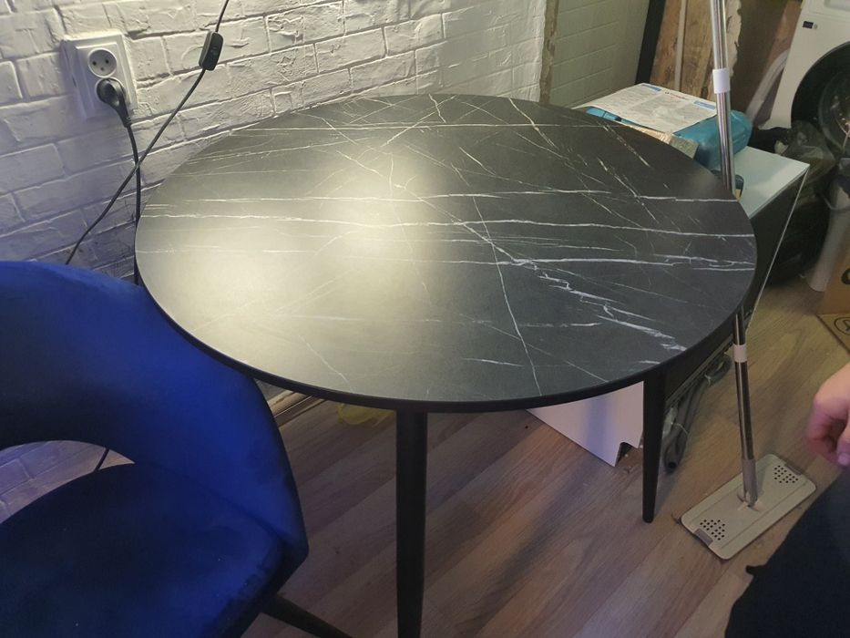 Стол кухонный новый 90 см