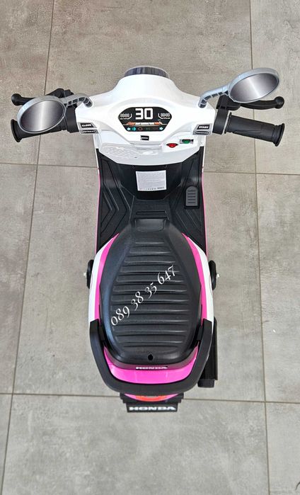 ТОП ЦЕНА!НОВО!Детски акумулаторен мотор Honda PINK с 12V батерия,предни светлини