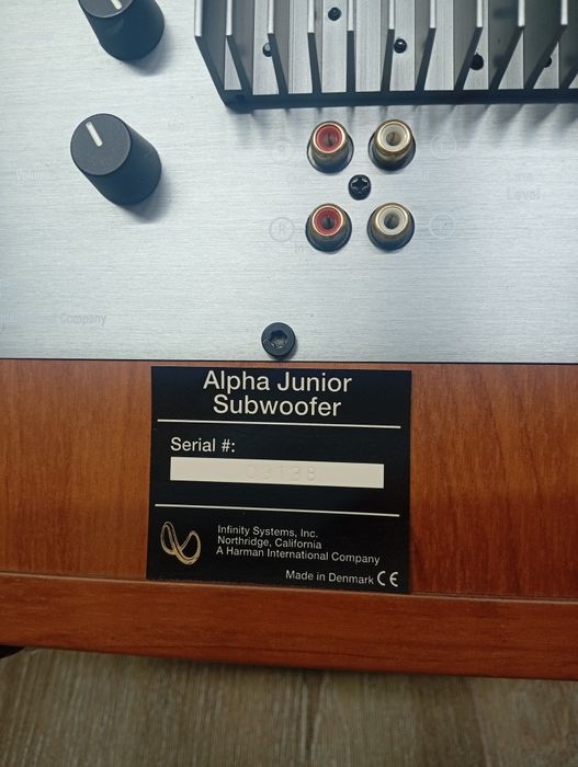 Активен субуфер INFINITY Alpha