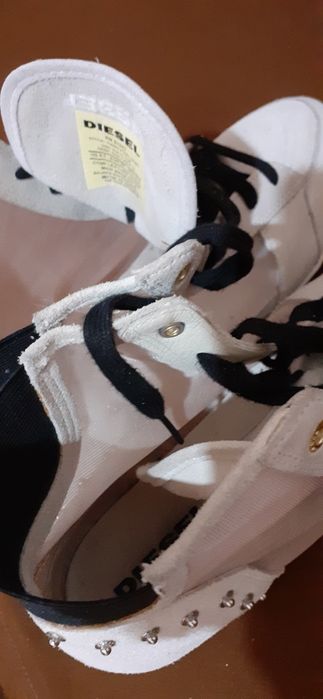 Бели и черни ,летни кецове Diesel.