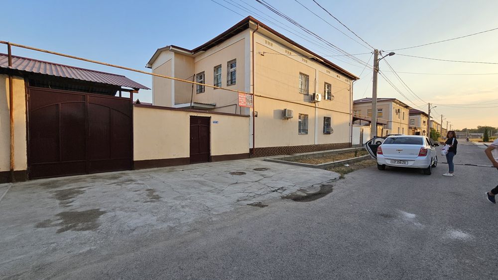 Yangi Hayotda 4 soth 4 hona kottedj sotiladi