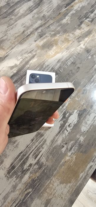 Продам IPhone 13