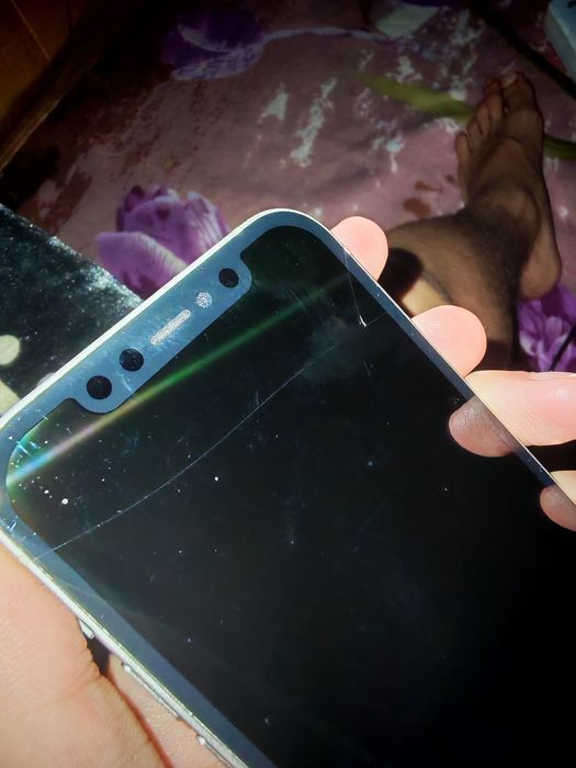 Продам Iphone 12