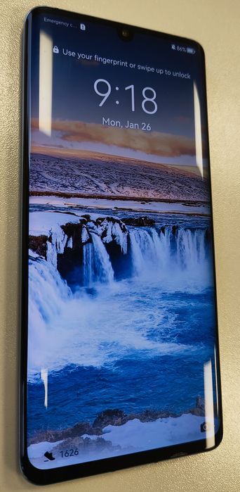 Продавам Huawei P30 Pro Aurora Blue 128GB + NM Card 128GB в много добр