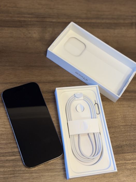 Iphone 16 pro - desert titanium