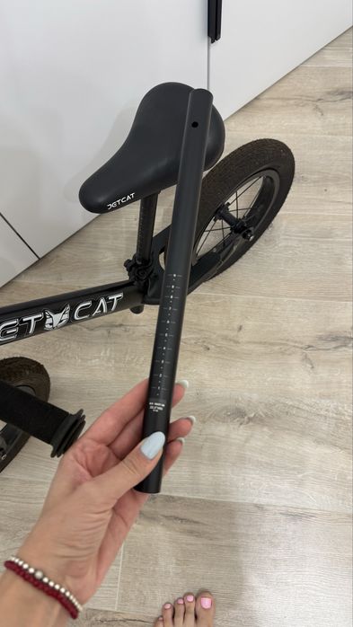 Продам беговел фирмы Jetcat