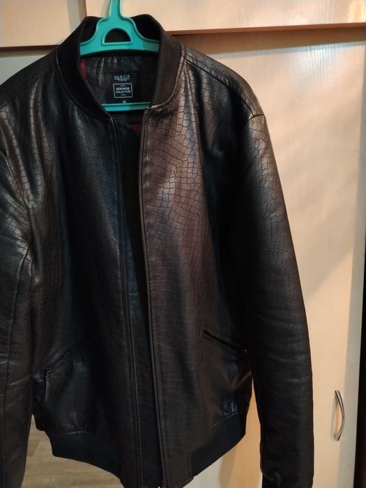 Мужская  коженная куртка новая