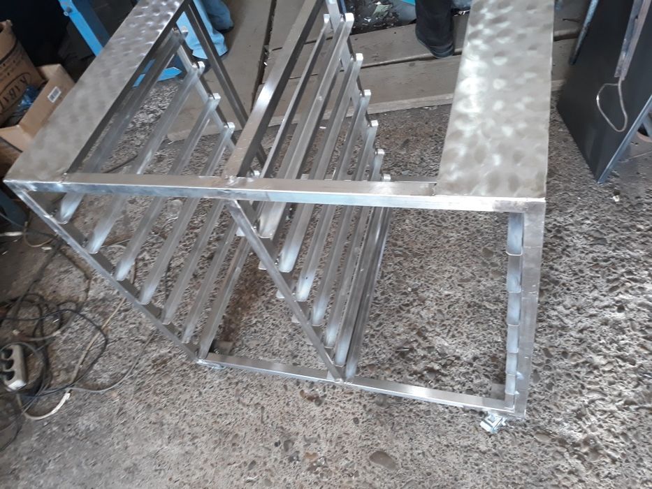 Suport cuptor inox cu sine tavi.