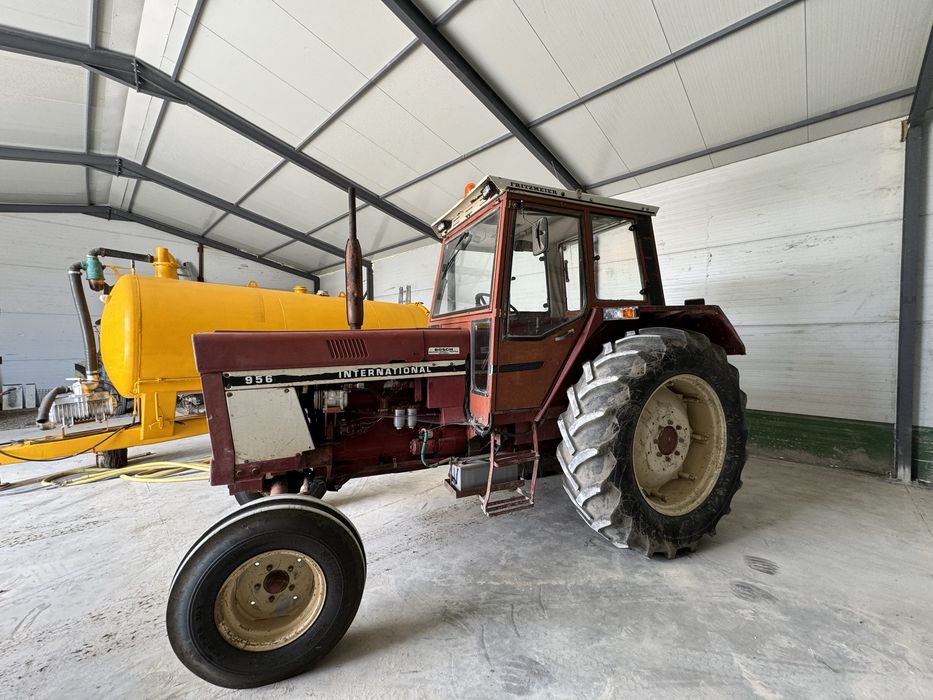 Tractor International 956