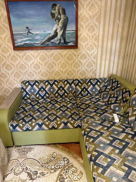 Срочно продам угловой диван конструктор