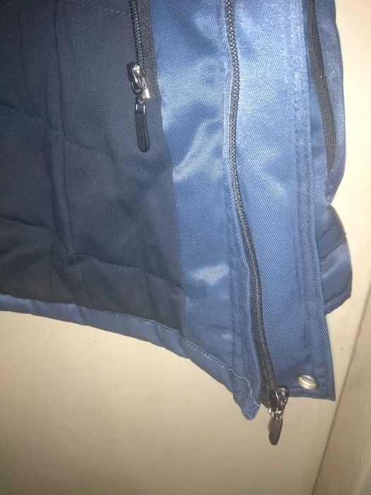 теплая фирменная  куртка, на рост 170-180 размер на вороте 48