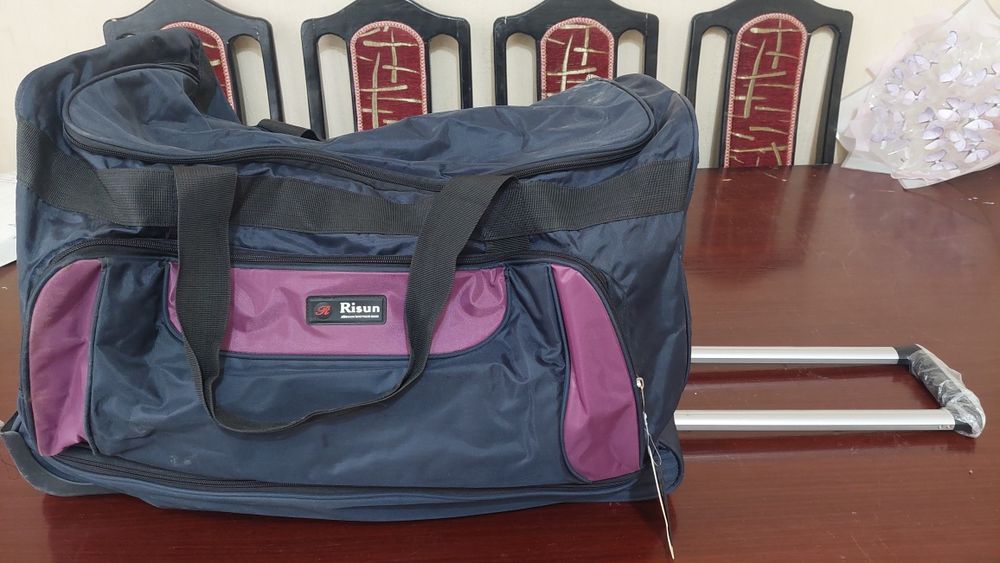 Чемодан дорожные состояние отличное