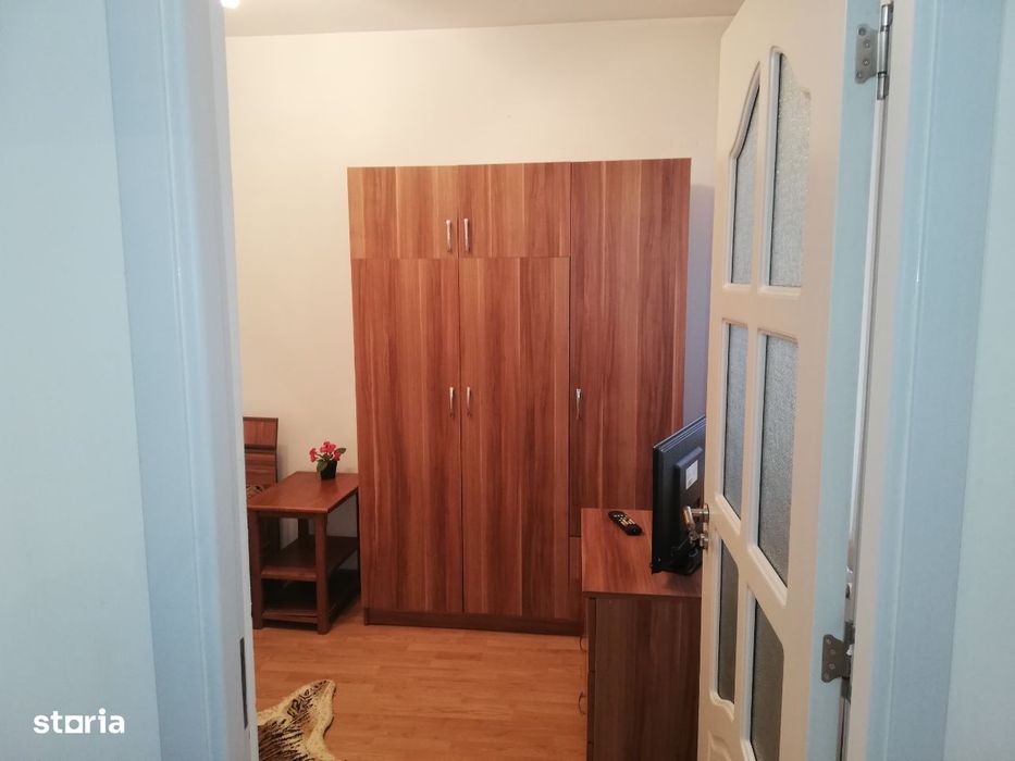 2 camere la curte Stefan Cel Mare