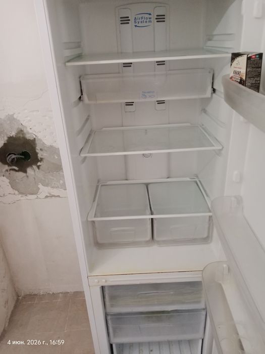 Холодильник Indesit