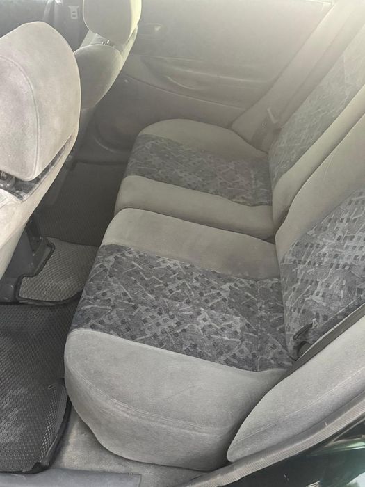 Машина мазда 323 F