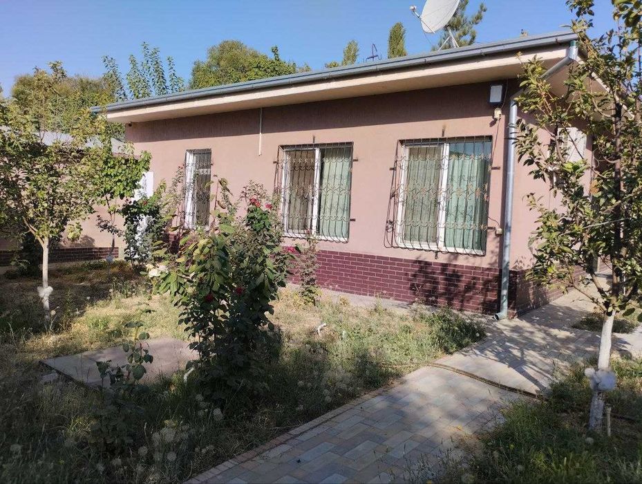 Продается дом дачного типа.