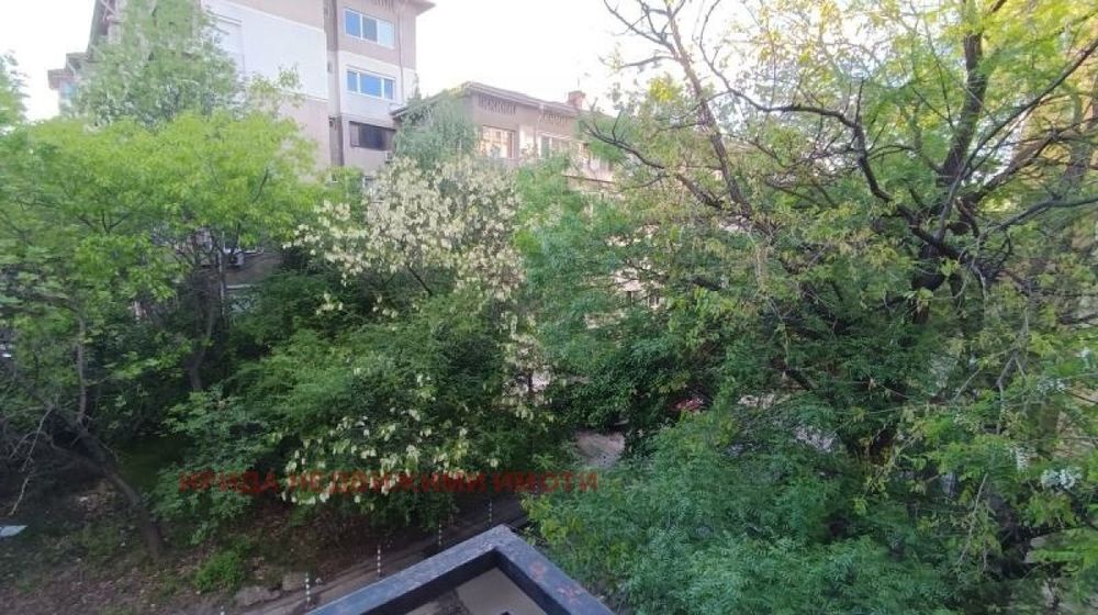 Тристаен апартамент в Медицинска академия