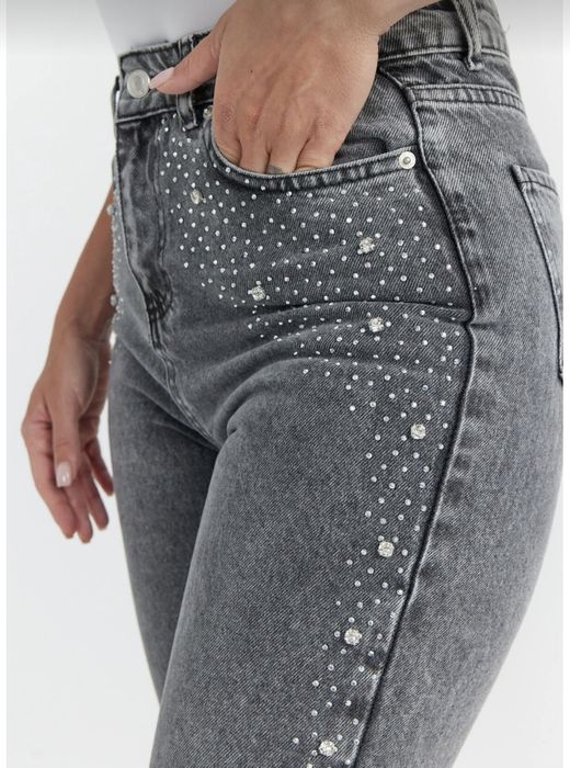 Нови дамски дънки с камъни