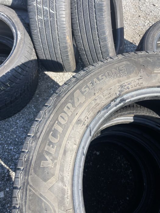 215/65/16C GOOD YEAR 2бр. 8мм