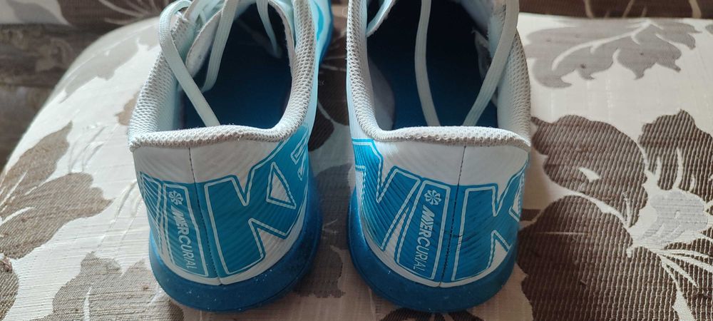 Бутонки тип стоножки Nike 36,5 номер