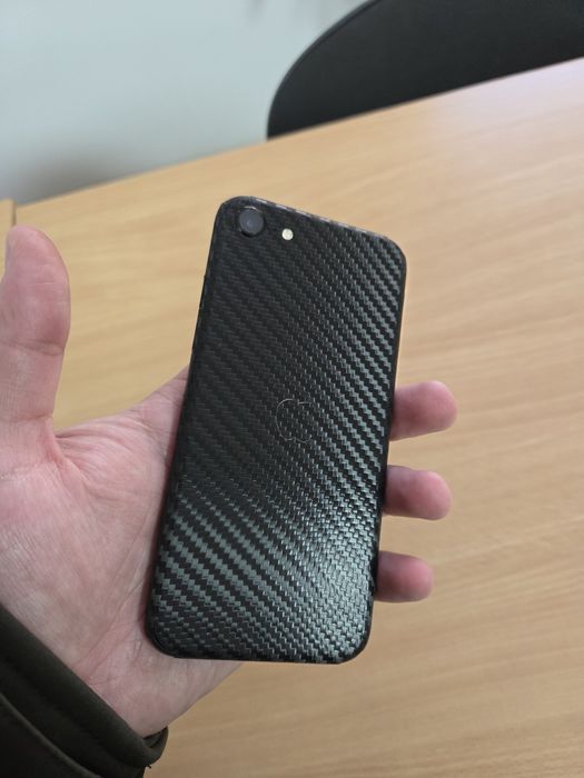 iPhone SE 2022 - *ca nou* 64 GB (folosit pentru recuperare de date)