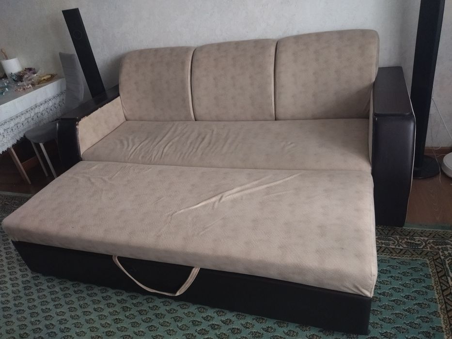 Продам диван раздвижной