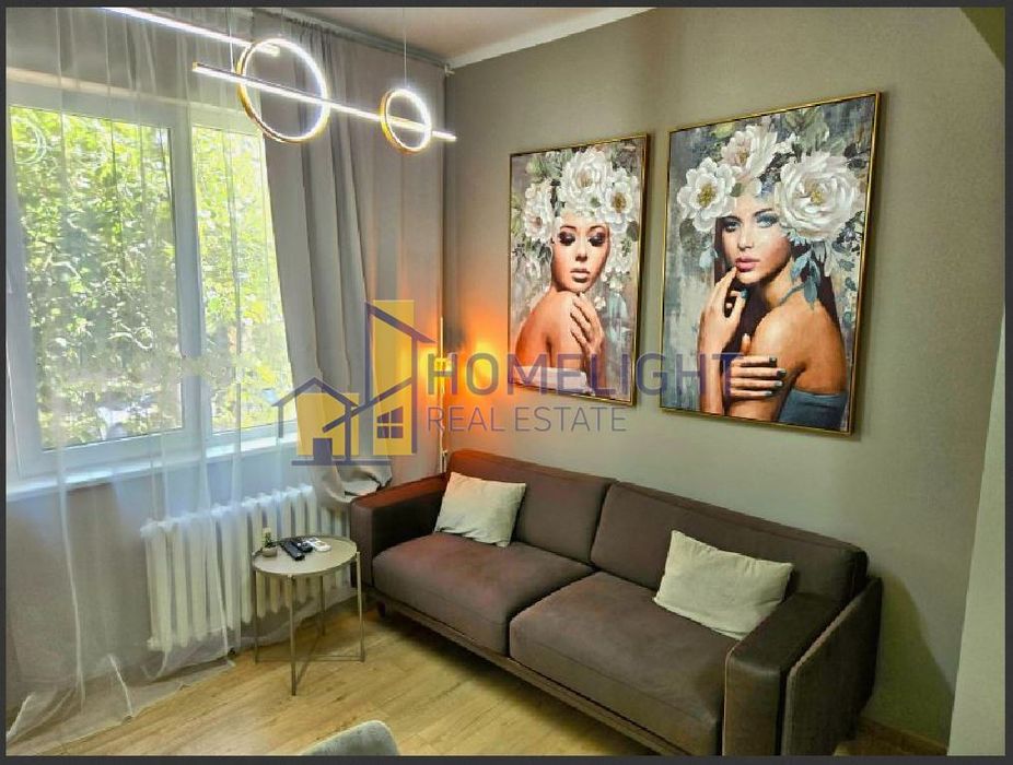 Тристаен апартамент в центъра на гр. София