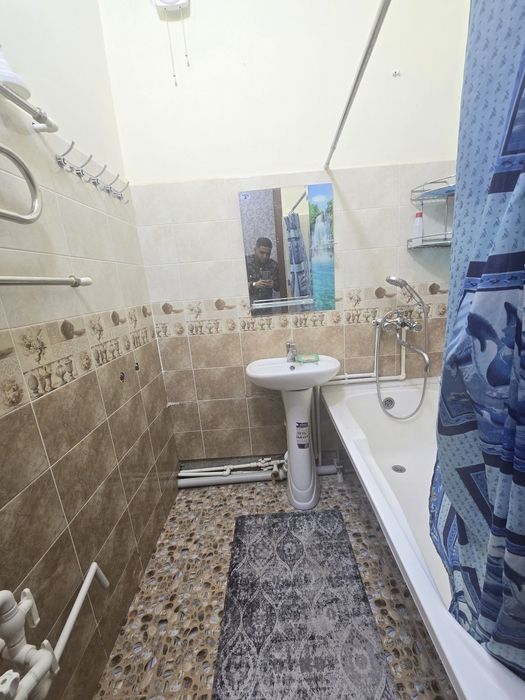 Beruniy va Tinchlik metro oldida, Akfa Medline