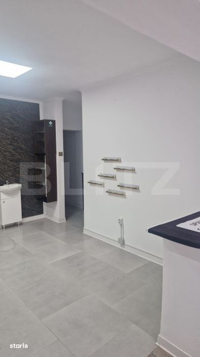 Spatiu comercial cu potential, 42 mp, parcare, zona Porii