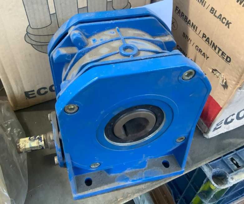 Pompa apa 220 v,circular trifazic  si reductor