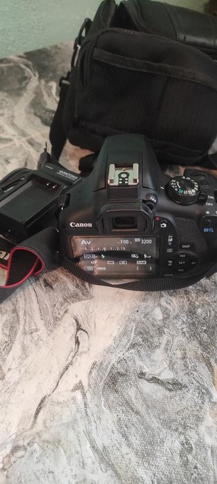Тяло Canon 1300D