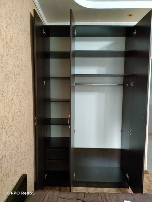 Продам плательный шкаф