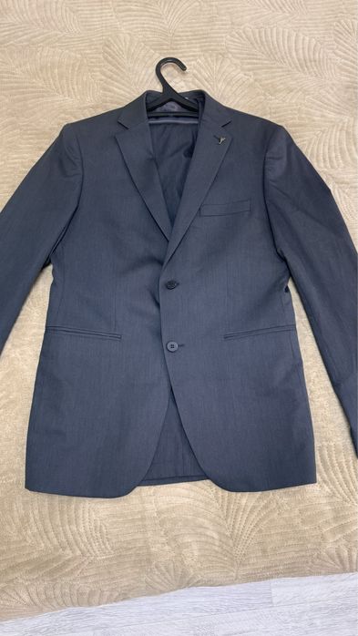 Продам мужской брючный костюм