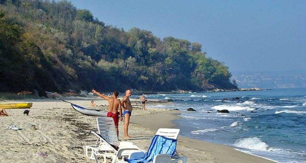 Парцел в Варна (Фичоза) с морска панорама 1,75 дка