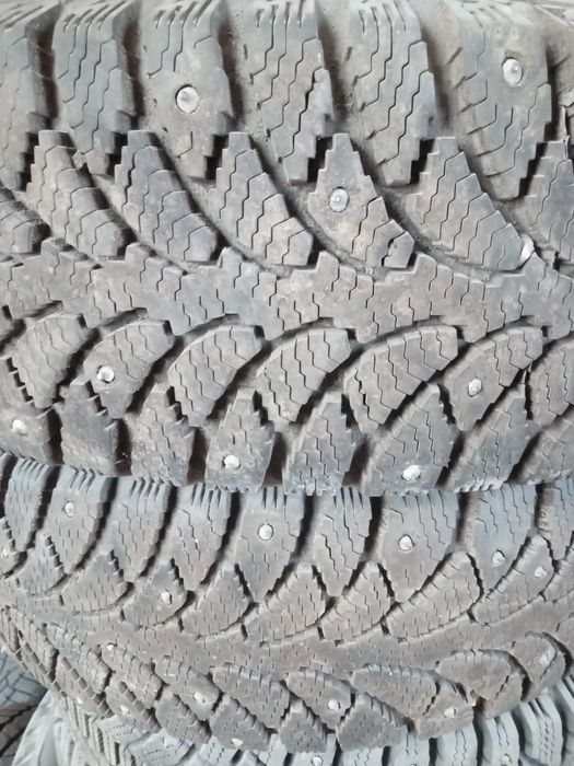 Пара шин на 13 шипы