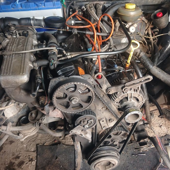 Продаётся запчасти на Ауди 80