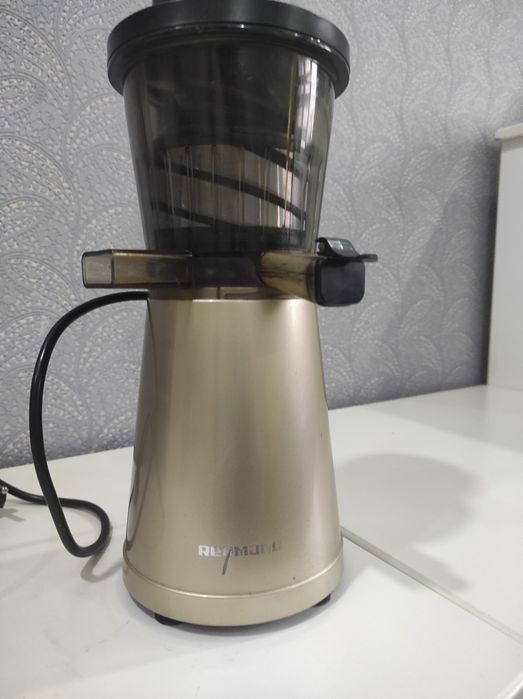 Redmond соковыжималка шнековая